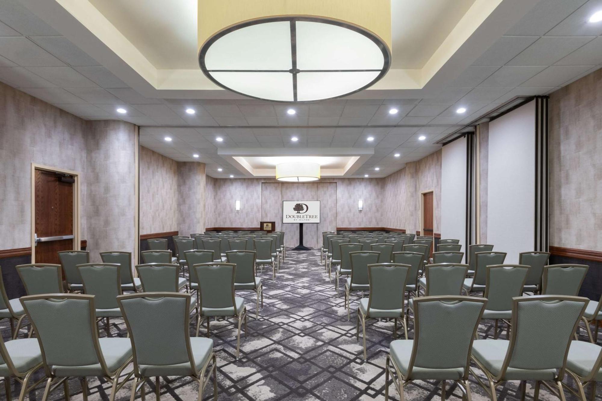 Doubletree By Hilton Hotel Denver - Aurora Extérieur photo