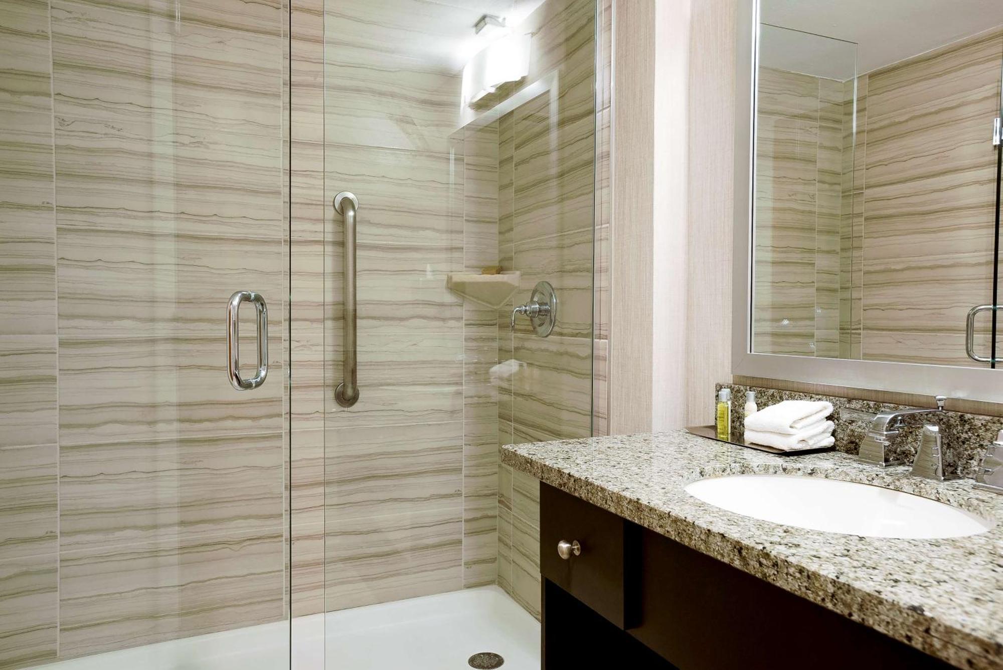 Doubletree By Hilton Hotel Denver - Aurora Extérieur photo
