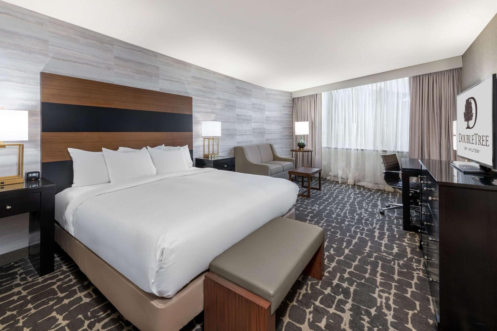 Doubletree By Hilton Hotel Denver - Aurora Extérieur photo