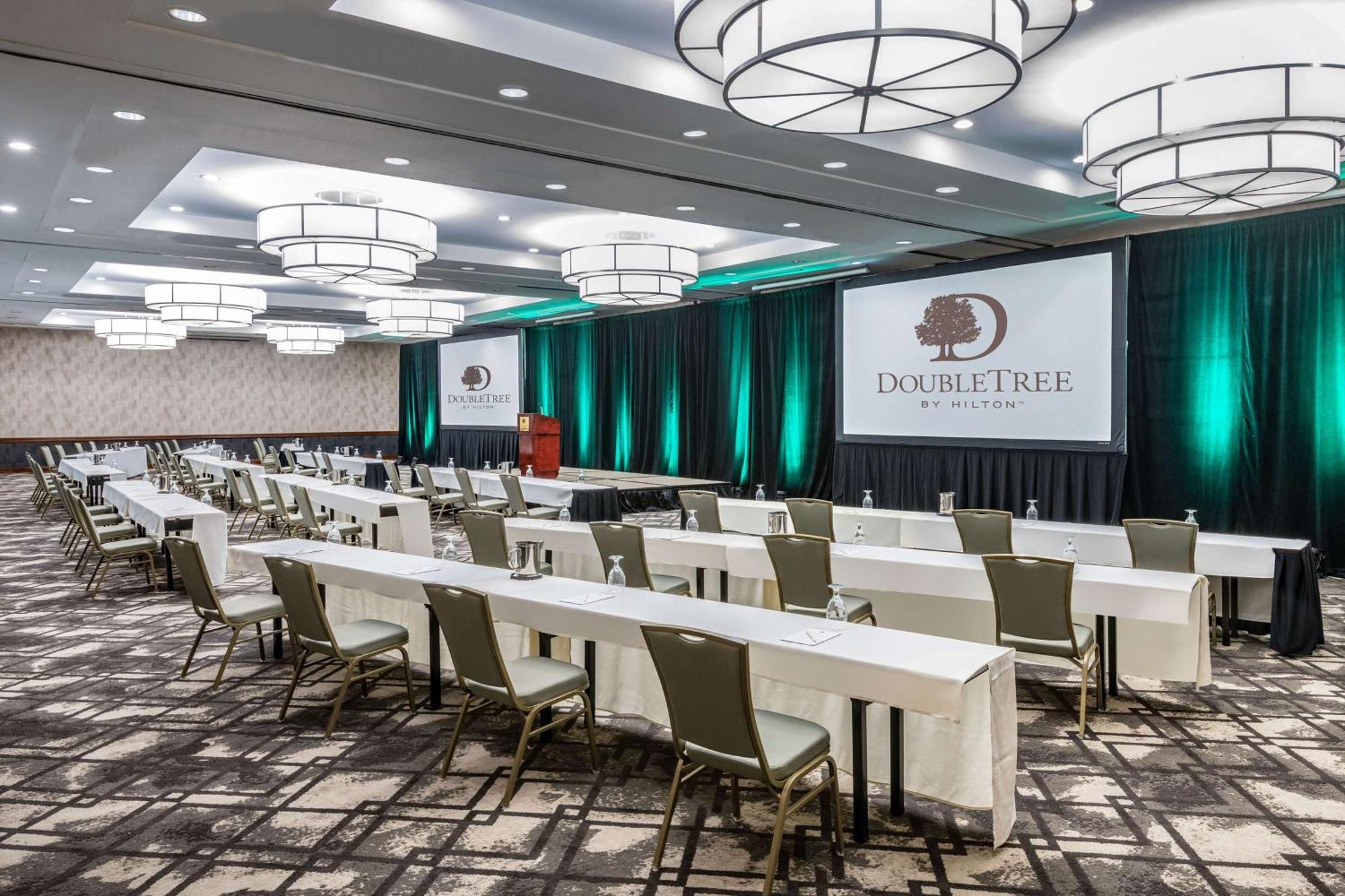 Doubletree By Hilton Hotel Denver - Aurora Extérieur photo