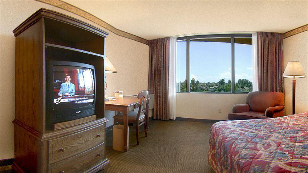 Doubletree By Hilton Hotel Denver - Aurora Extérieur photo